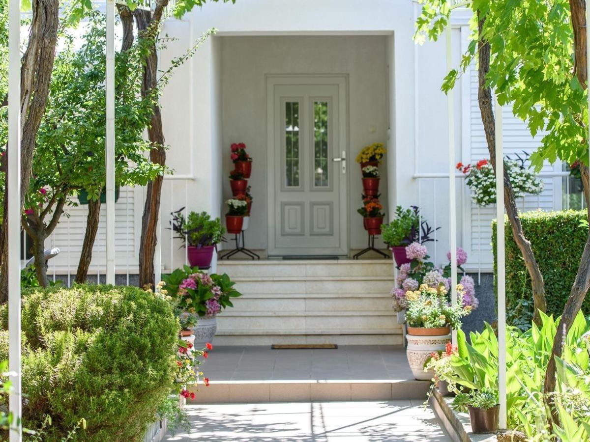 Apartments Beba - peaceful location Trogir Exterior foto