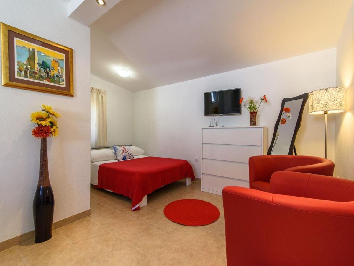 Apartments Beba - peaceful location Trogir Exterior foto